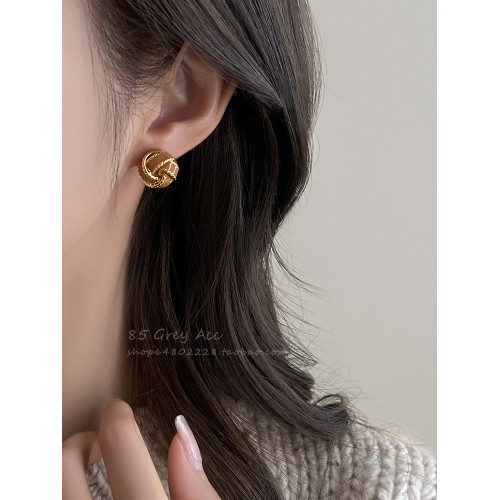 復古氣質美拉德耳釘女2026秋冬新款耳飾輕奢高級感小衆獨特耳環