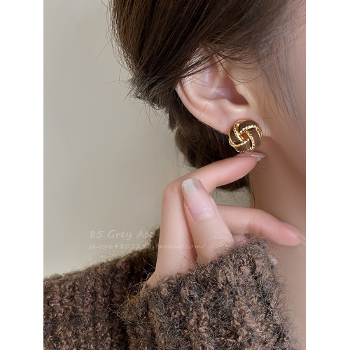 復古氣質美拉德耳釘女2026秋冬新款耳飾輕奢高級感小衆獨特耳環