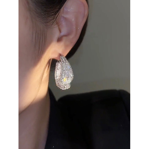 輕奢高級感鋯石交叉耳環女2023年新款爆款潮時尚個性小衆銀針耳飾