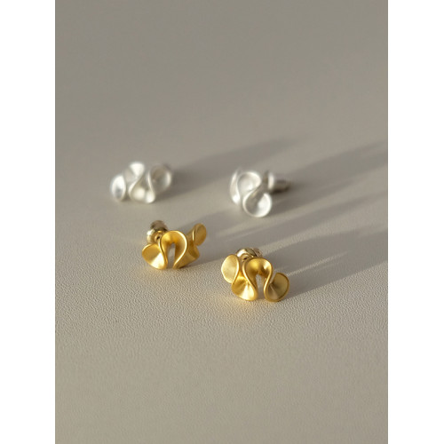 時髦褶皺高級感 法式花朵精緻通勤紐帶氣質小耳釘925銀針啞光耳環