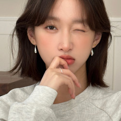 水滴耳環2026新款爆款高級感輕奢氣質銀針耳釘小衆設計耳墜耳飾女