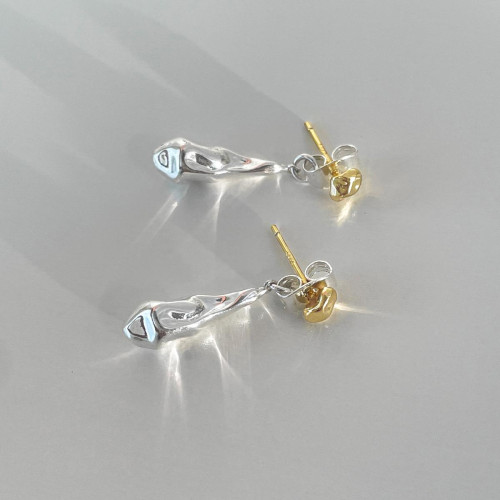 水滴耳環2026新款爆款高級感輕奢氣質銀針耳釘小衆設計耳墜耳飾女