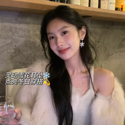 閃鋯雙雪花耳環女精緻小巧耳釘輕奢高級感獨特漂亮耳飾無耳洞耳夾
