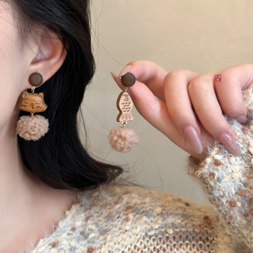 小貓與魚~可愛木質耳環女復古小衆設計耳釘耳墜2026巨好看耳飾品