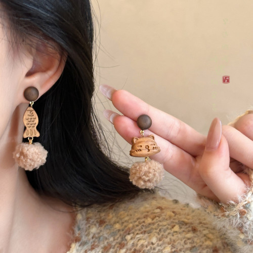小貓與魚~可愛木質耳環女復古小衆設計耳釘耳墜2026巨好看耳飾品
