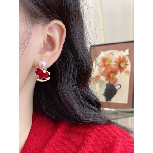 冬季可愛絲絨小馬珍珠耳環無耳洞耳夾女紅色新年本命年禮物耳飾品