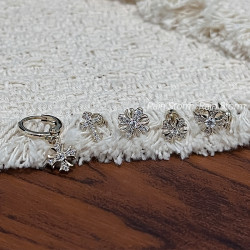 Rain Storm鳶尾十字架淺咖金耳釘組合小衆鈦鋼閃鑽曡戴耳骨釘耳飾