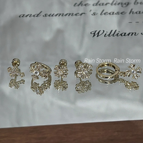 Rain Storm鳶尾十字架淺咖金耳釘組合小衆鈦鋼閃鑽曡戴耳骨釘耳飾