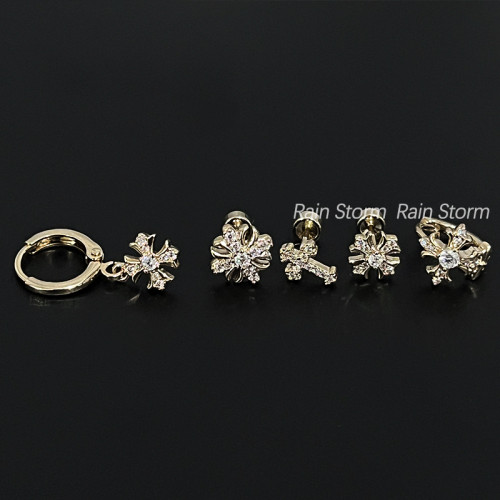 Rain Storm鳶尾十字架淺咖金耳釘組合小衆鈦鋼閃鑽曡戴耳骨釘耳飾