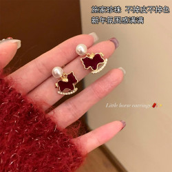 復古紅絲絨小馬吊墜珍珠耳釘女輕奢高級感巨好看耳環獨特漂亮耳飾