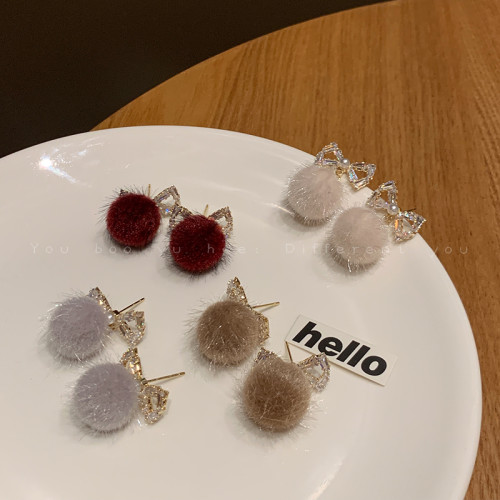 2026新款蝴蝶結毛絨毛球耳釘女小衆高級感可愛耳環甜美獨特耳飾品 2026新款蝴蝶結毛絨毛球耳釘女小衆高級感可愛耳環甜美獨特耳飾品