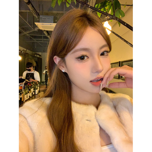 【蜜桃茶】質感百搭 輕奢字母耳釘高級感女2024新款爆款耳夾耳環