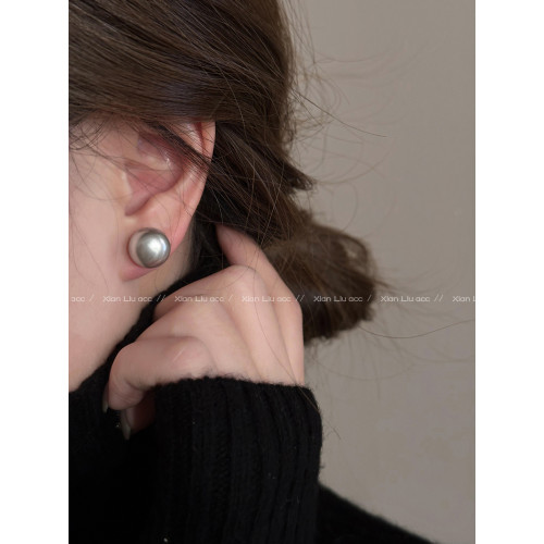 灰色饅頭珍珠耳釘女輕奢高級感小衆銀針耳環2025新款爆款氣質耳飾 灰色饅頭珍珠耳釘女輕奢高級感小衆銀針耳環2025新款爆款氣質耳飾