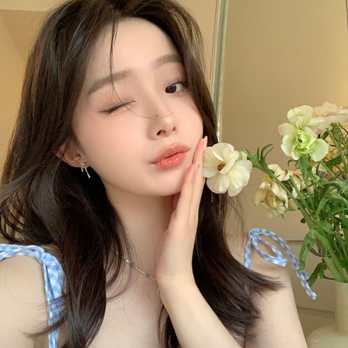 精緻小巧線條蝴蝶結耳環女輕奢高級感耳飾獨特漂亮耳釘無耳洞耳夾 精緻小巧線條蝴蝶結耳環女輕奢高級感耳飾獨特漂亮耳釘無耳洞耳夾