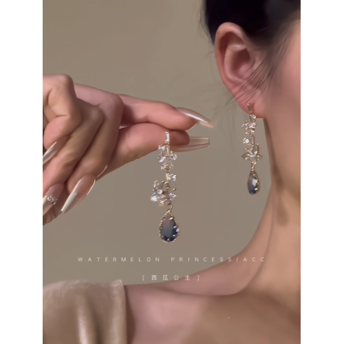 「蝶淚」藍水滴蝴蝶耳環2026新款爆款高級感鋯石耳釘女超閃亮耳飾 「蝶淚」藍水滴蝴蝶耳環2026新款爆款高級感鋯石耳釘女超閃亮耳飾