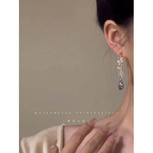 「蝶淚」藍水滴蝴蝶耳環2026新款爆款高級感鋯石耳釘女超閃亮耳飾 「蝶淚」藍水滴蝴蝶耳環2026新款爆款高級感鋯石耳釘女超閃亮耳飾