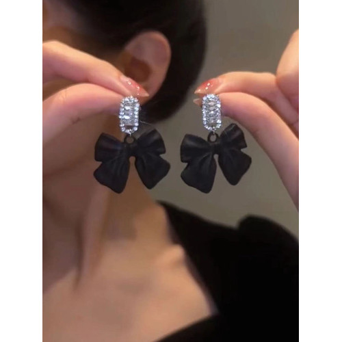 銀針鋯石甜酷耳環2026新款爆款網紅高級感誇張黑色耳飾蝴蝶結耳墜