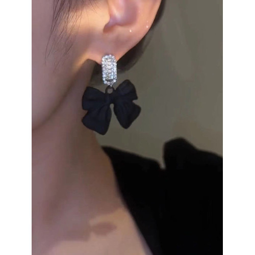 銀針鋯石甜酷耳環2026新款爆款網紅高級感誇張黑色耳飾蝴蝶結耳墜