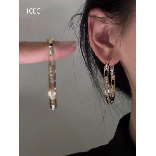 歐美個性鏤空大圈耳環冷淡風超閃誇張時尚適合方圓臉的高級感耳飾 歐美個性鏤空大圈耳環冷淡風超閃誇張時尚適合方圓臉的高級感耳飾