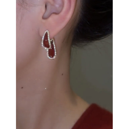 一款兩戴紅色水滴耳環復古氣質後掛式獨特小衆設計感高級耳釘耳飾