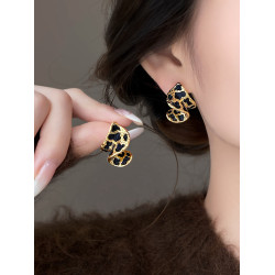 巨好看不規則秋冬耳環耳釘2026新款爆款高級感輕奢氣質大氣耳飾女