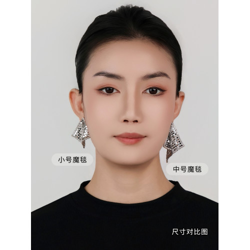 魔毯爆閃鱗片小方巾金色巨好看耳環女款2025新款秋冬誇張耳飾耳墜 魔毯爆閃鱗片小方巾金色巨好看耳環女款2025新款秋冬誇張耳飾耳墜