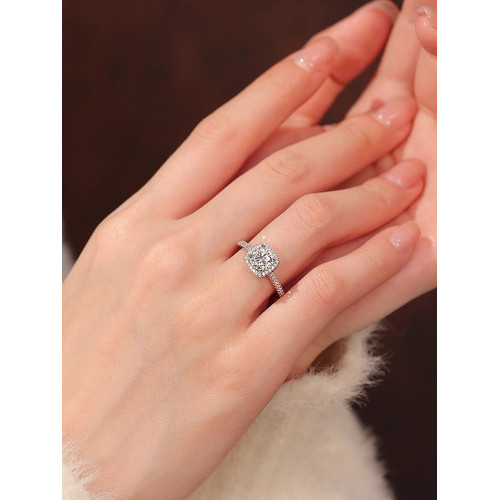 新款爆款小方糖戒指活口閉口克拉仿鑽石滿天星女閃鑽戒情人節禮物 新款爆款小方糖戒指活口閉口克拉仿鑽石滿天星女閃鑽戒情人節禮物