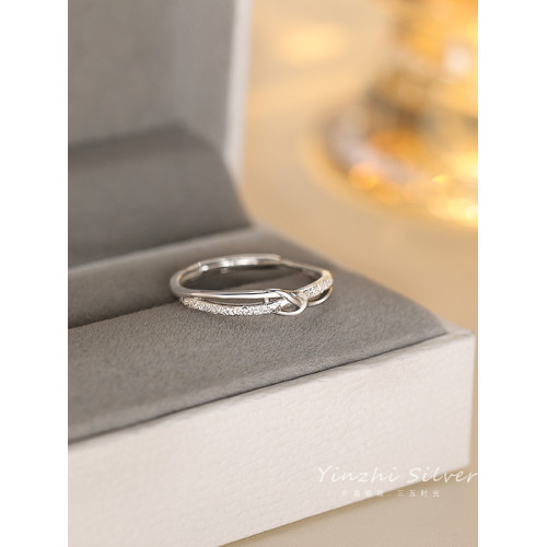 S925銀飾戒指女款輕奢高級感食指素圈2025新款爆款小衆設計可調節