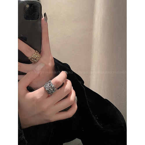 TiTi酷炸了~歐美高級個性誇張戒指女ins小衆設計冷淡風寬版食指戒 TiTi酷炸了~歐美高級個性誇張戒指女ins小衆設計冷淡風寬版食指戒