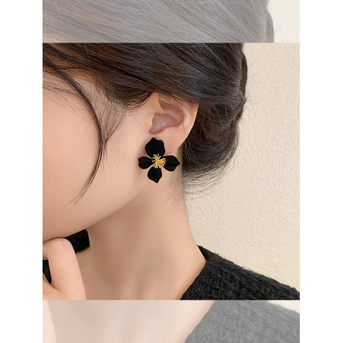 小衆設計感法式輕奢高級氣質黑色花朵耳環女秋冬獨特耳飾2026新款