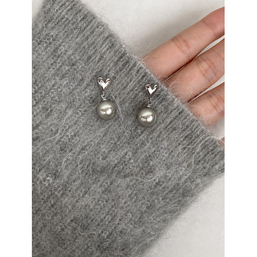 DOUDOUSTORE心灰灰高級感銀灰色珍珠愛心耳釘小巧耳環耳飾