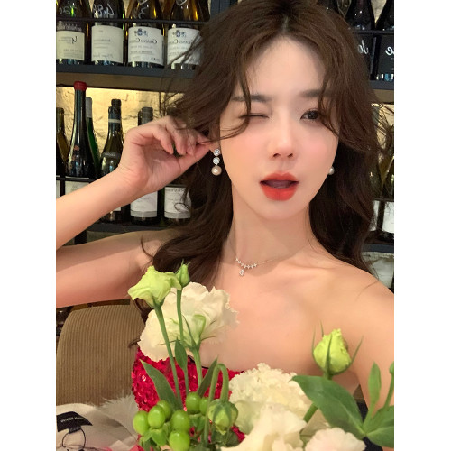 晚宴公主閃鋯珍珠耳環女獨特巨好看秋冬耳飾輕奢高級感耳釘耳夾 晚宴公主閃鋯珍珠耳環女獨特巨好看秋冬耳飾輕奢高級感耳釘耳夾