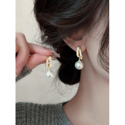 輕奢小衆貝殼珍珠耳墜高級耳夾氣質網紅耳環2025新款爆款耳釘耳飾