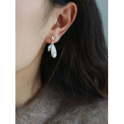 因缺斯汀s925銀針金銀撞色愛心魚尾耳環小衆設計無耳洞蚊香盤耳夾