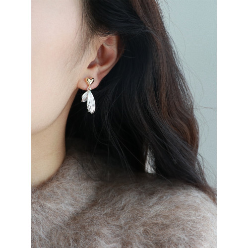 因缺斯汀s925銀針金銀撞色愛心魚尾耳環小衆設計無耳洞蚊香盤耳夾