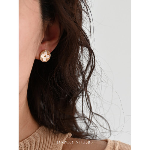 法式小香風金色耳環女輕奢高級感耳飾品貝母不對稱四葉草氣質耳釘