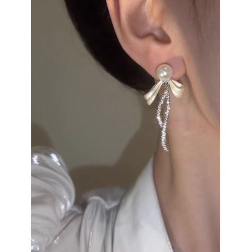 珍珠蝴蝶結流蘇耳環女2026新款爆款鋯石耳釘輕奢高級感小衆設計