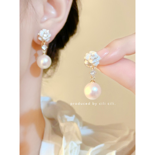 山茶花大珍珠耳飾2025新款爆款高級感耳墜無耳洞蚊香盤耳夾耳環女