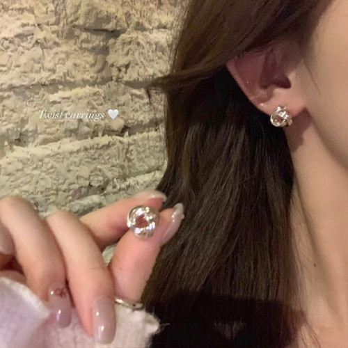 通勤bi備金色麻花耳環高級感耳圈獨特氣質耳釘女輕奢精緻耳飾耳釦 通勤bi備金色麻花耳環高級感耳圈獨特氣質耳釘女輕奢精緻耳飾耳釦