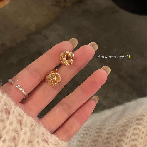 通勤bi備金色麻花耳環高級感耳圈獨特氣質耳釘女輕奢精緻耳飾耳釦 通勤bi備金色麻花耳環高級感耳圈獨特氣質耳釘女輕奢精緻耳飾耳釦