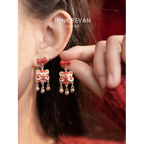 IPINK原創新年喜慶醒獅鈴鐺耳環女新中式耳夾紅色風耳飾