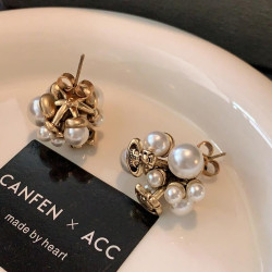 西太後花朵珍珠耳釘2026新款爆款土星耳環輕奢高級感小香風耳飾女