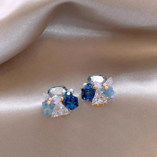 藍色耳釘女獨特2026年新款爆款輕奢高級感氣質大氣耳環巨好看耳飾