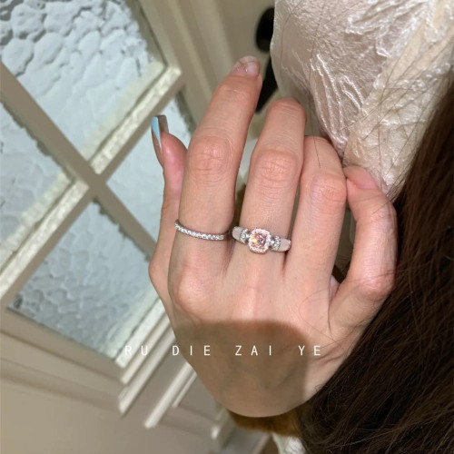 如蝶在野 中古vintage鋯石方糖戒指粉色名媛高級感輕奢千金開口戒 如蝶在野 中古vintage鋯石方糖戒指粉色名媛高級感輕奢千金開口戒