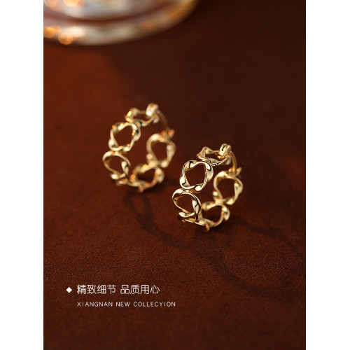 【巷南】925銀扭曲耳環小衆設計女2026新爆款耳釘輕奢高級感耳飾