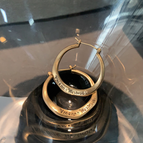 西太後字母金屬耳釦2026新款爆款古銅色耳環輕奢高級感小香風耳飾