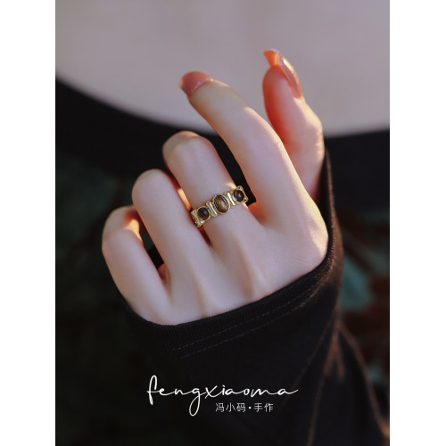 精緻復古虎眼石戒指女2025新款輕奢小衆設計食指戒自律尾戒配飾