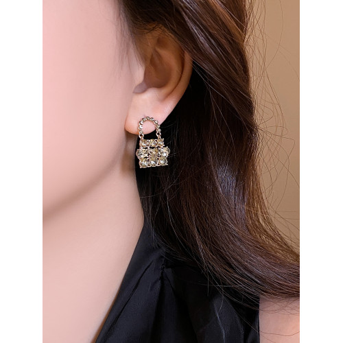 茶色鋯石包包耳環女春2026新款巨好看耳飾輕奢高級感獨特漂亮耳釘