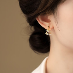 金色小馬耳環女2026新款爆款高級感耳釘巨好看獨特漂亮本命年耳飾