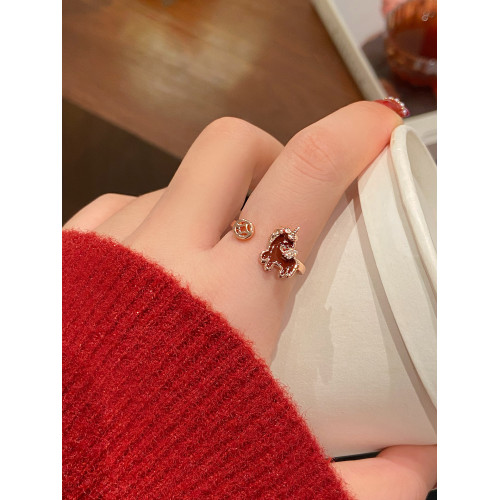 新年小馬紅色開口戒指女2026新款爆款小衆設計食指環輕奢高級感 新年小馬紅色開口戒指女2026新款爆款小衆設計食指環輕奢高級感